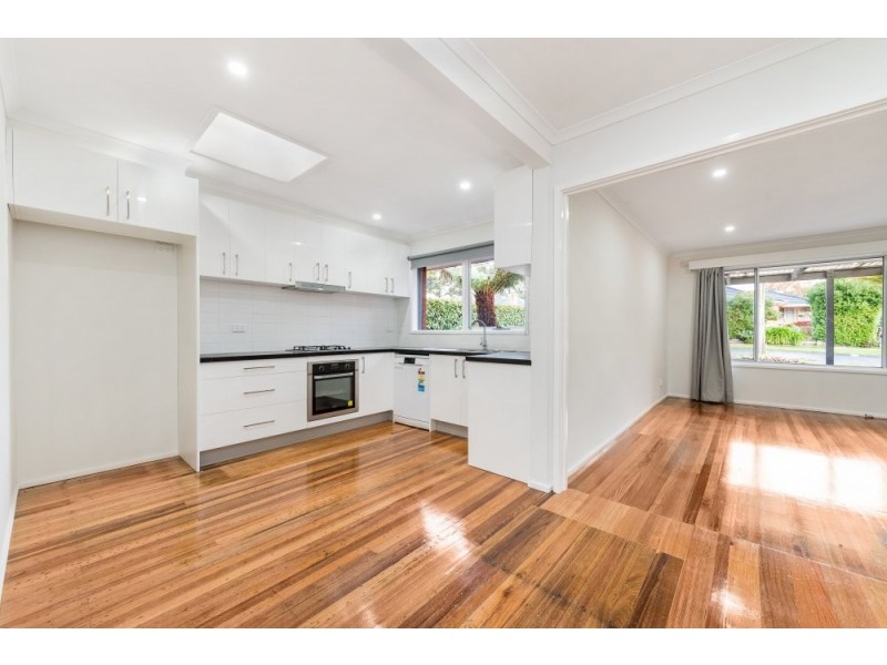 8 Darwin Road, Boronia VIC 3155