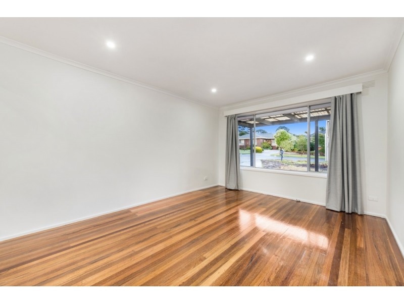 8 Darwin Road, Boronia VIC 3155