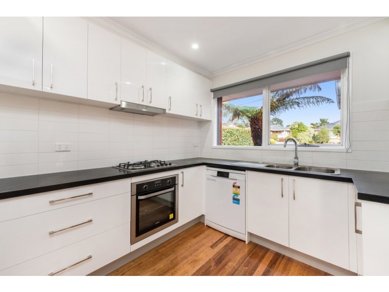 8 Darwin Road, Boronia VIC 3155