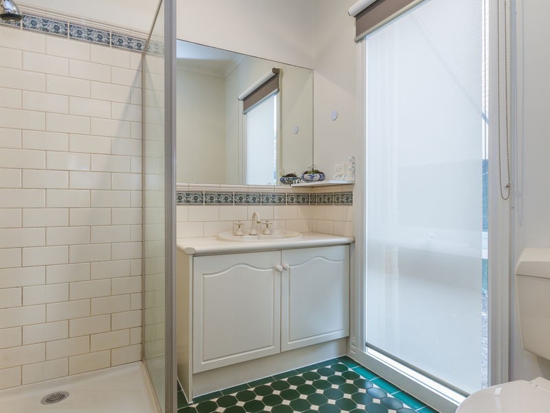 6 Honeypot Close, Knoxfield VIC 3180