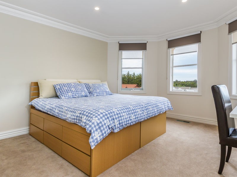 6 Honeypot Close, Knoxfield VIC 3180