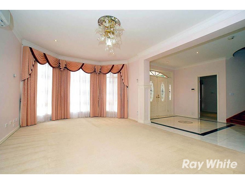 17 Sovereign Place, Wantirna South VIC 3152