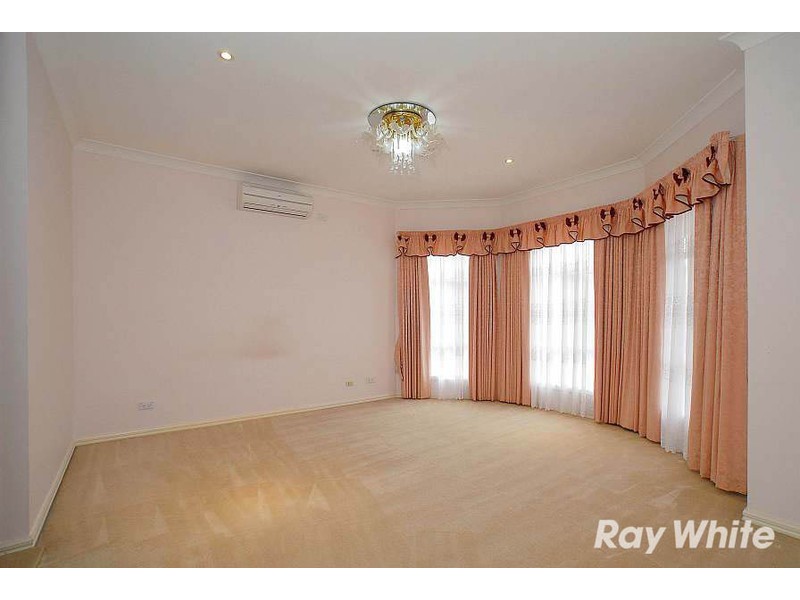 17 Sovereign Place, Wantirna South VIC 3152