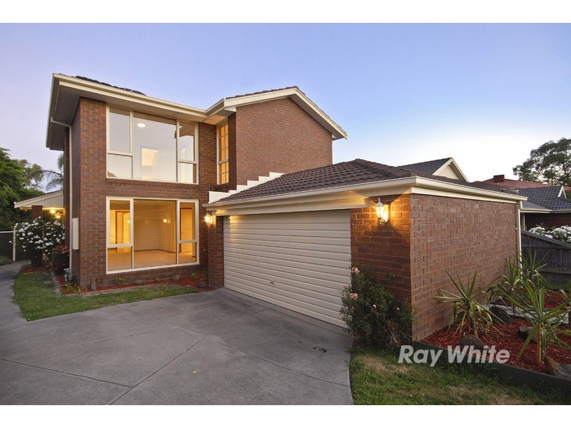 33 Wakley Crescent, Wantirna South VIC 3152