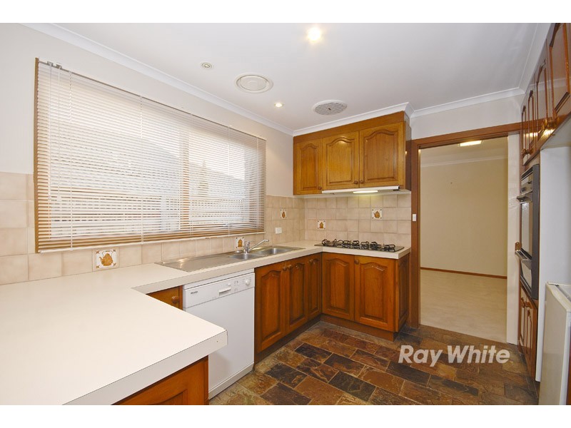 33 Wakley Crescent, Wantirna South VIC 3152