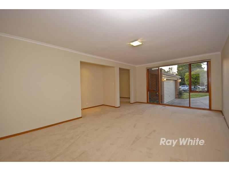 33 Wakley Crescent, Wantirna South VIC 3152