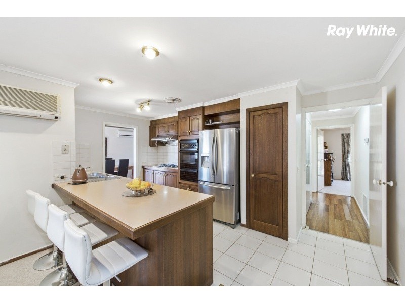 2 Adam Close, Rowville VIC 3178