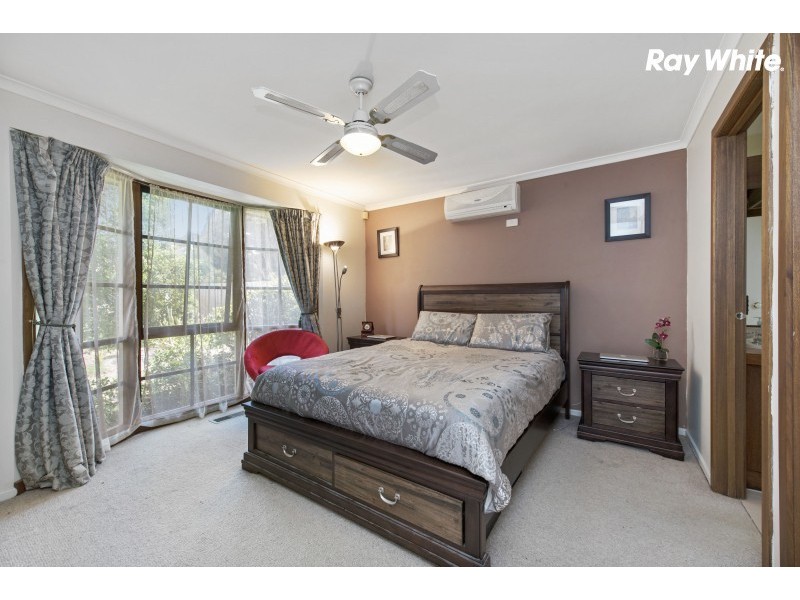 2 Adam Close, Rowville VIC 3178
