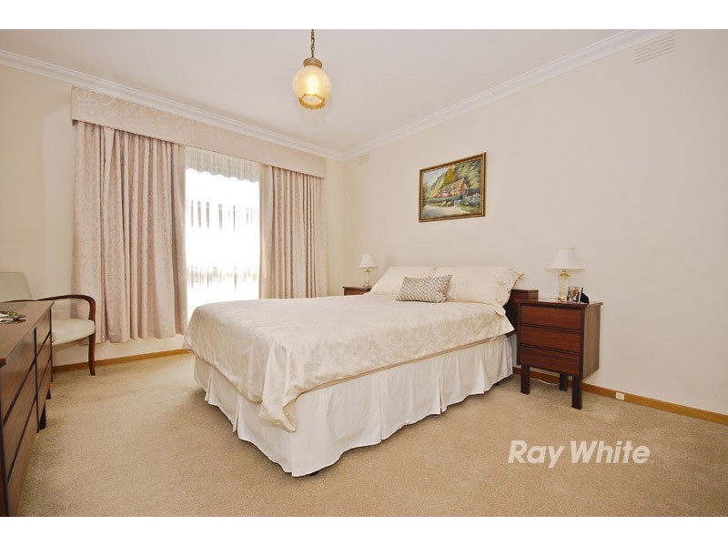 64 Grayson Drive, Scoresby VIC 3179