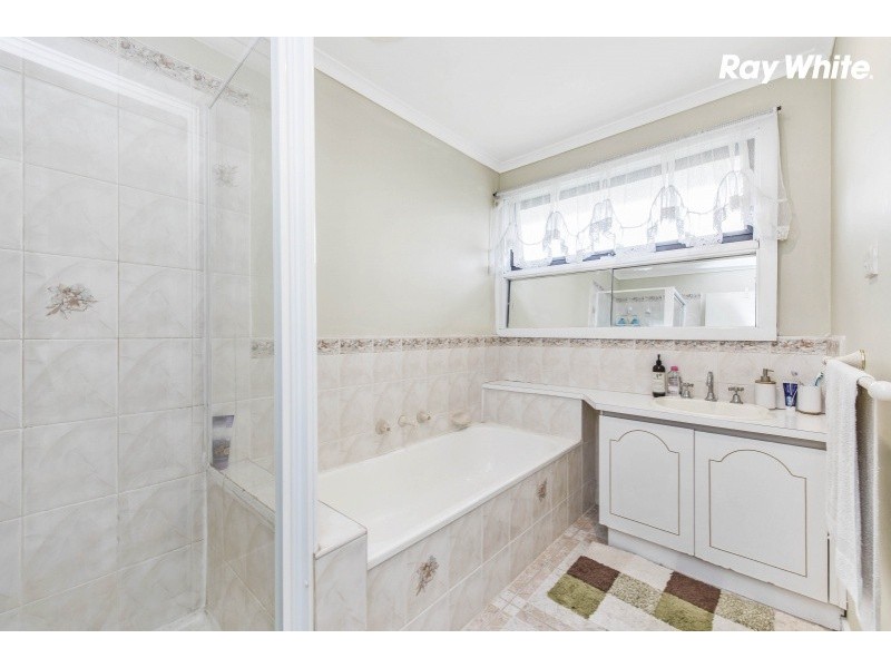 4 Tintern Crescent, Wantirna South VIC 3152