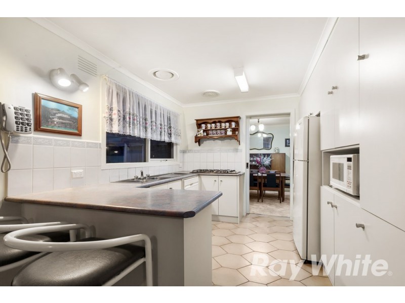 6 Maringa Close, Wantirna South VIC 3152