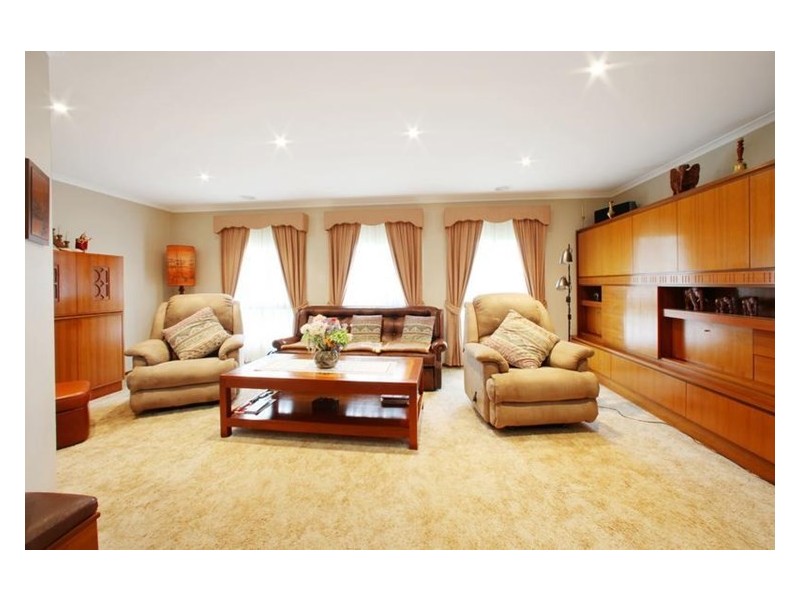 73 Willow Avenue, Rowville VIC 3178