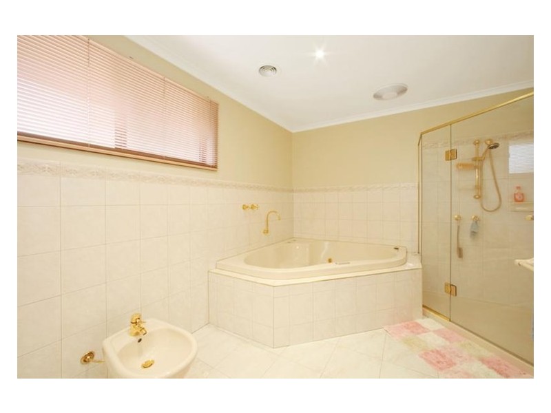 73 Willow Avenue, Rowville VIC 3178