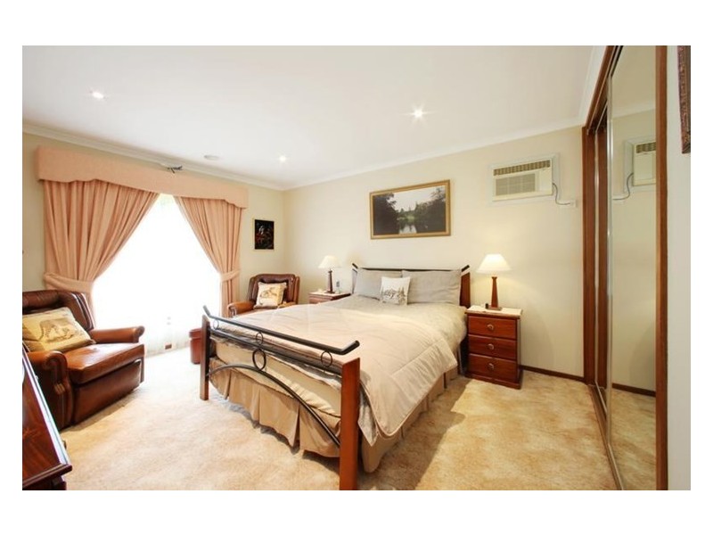 73 Willow Avenue, Rowville VIC 3178