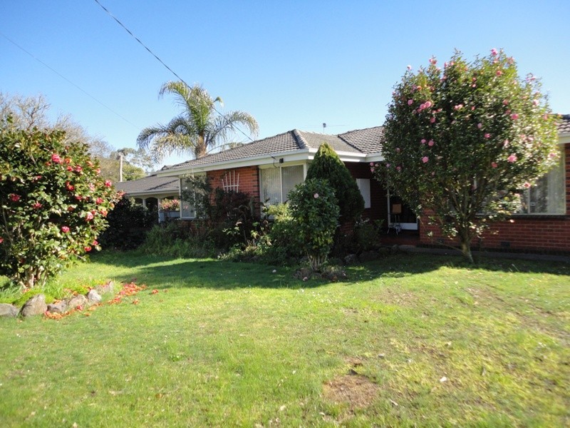 11 Hillview Drive, Kilsyth VIC 3137