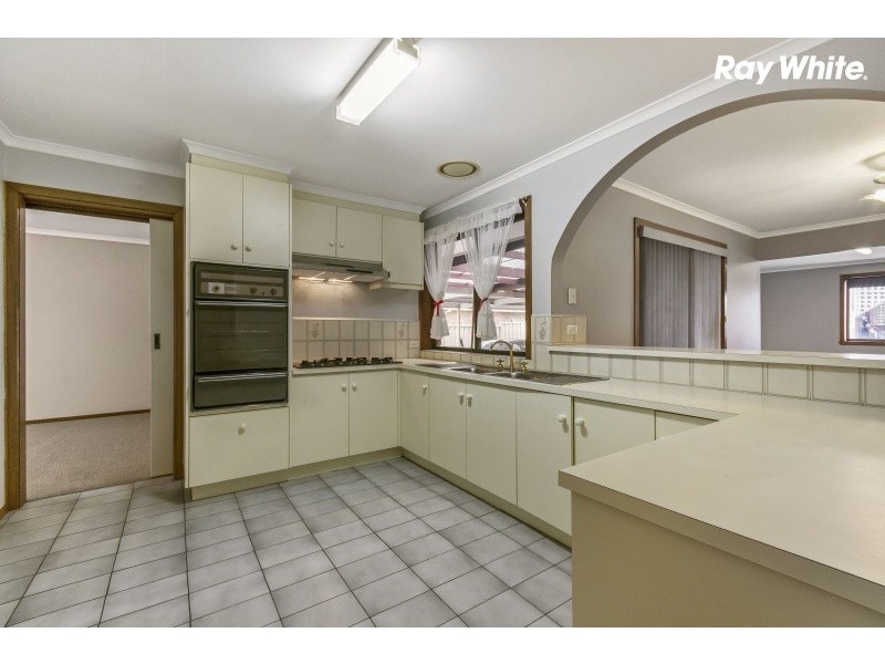 112 Fraser Crescent, Wantirna South VIC 3152