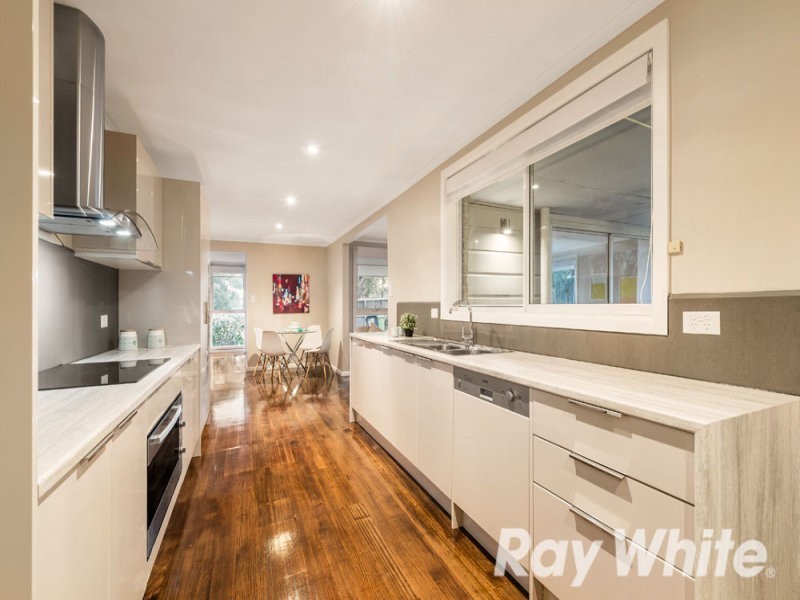 17 Moonah Road, Wantirna South VIC 3152