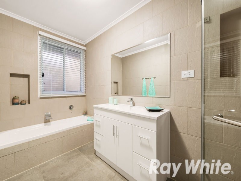 17 Moonah Road, Wantirna South VIC 3152