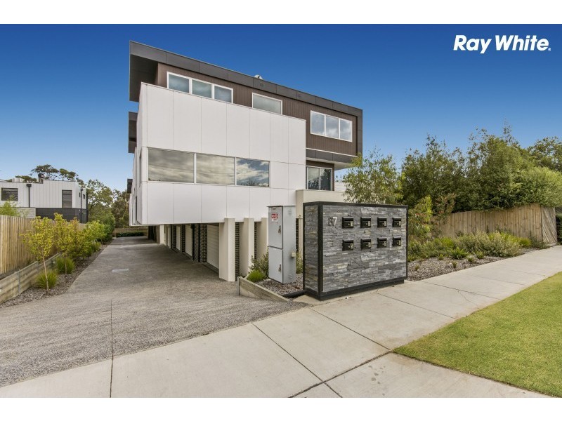 2/87 Middleborough Road, Burwood VIC 3125