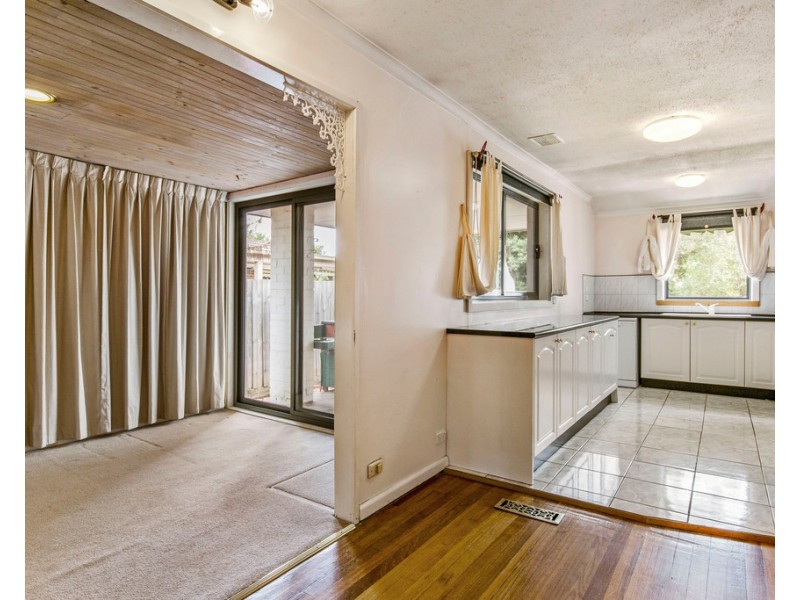 15 Narong Crescent, Knoxfield VIC 3180