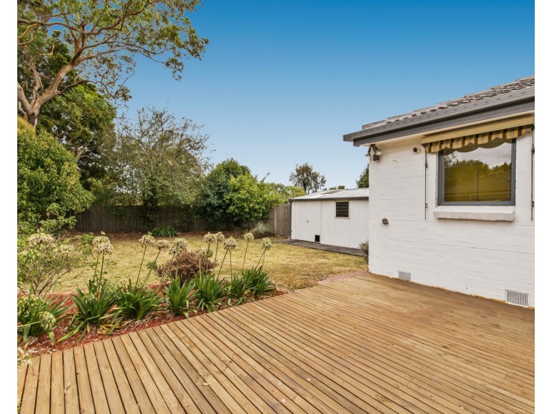 15 Narong Crescent, Knoxfield VIC 3180