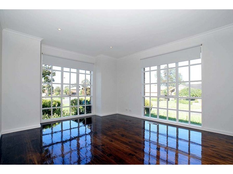 17 Peartree Place, Knoxfield VIC 3180