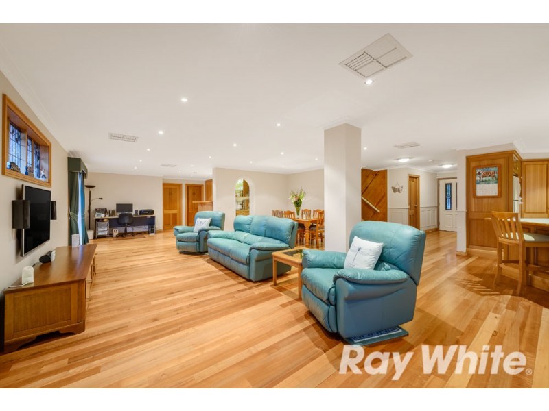 13 McLean Court, Wantirna South VIC 3152