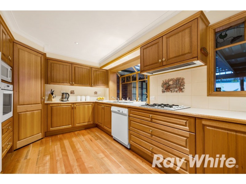 13 McLean Court, Wantirna South VIC 3152