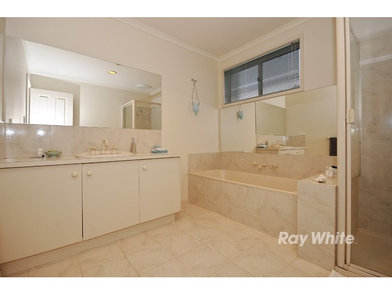 21 Peartree Place, Knoxfield VIC 3180