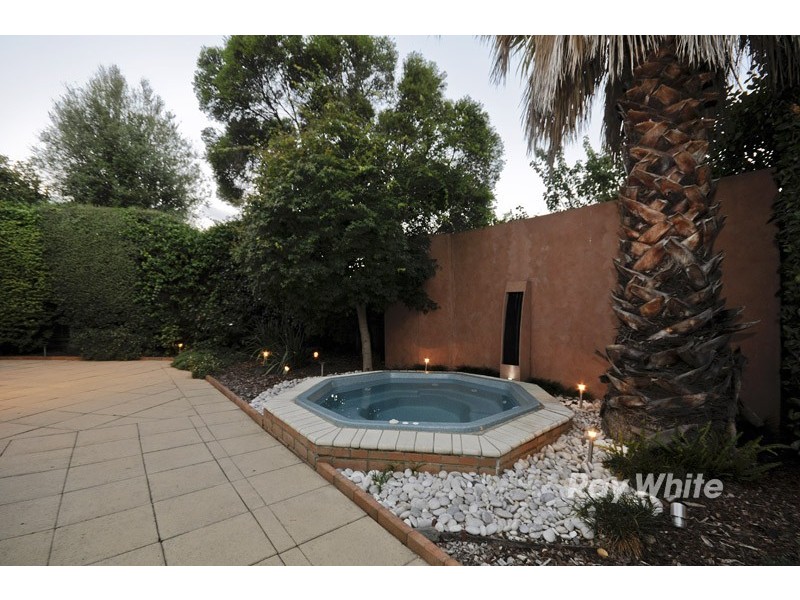 21 Peartree Place, Knoxfield VIC 3180