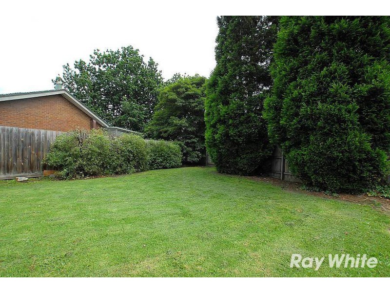 8 Warwick Close, Wantirna VIC 3152