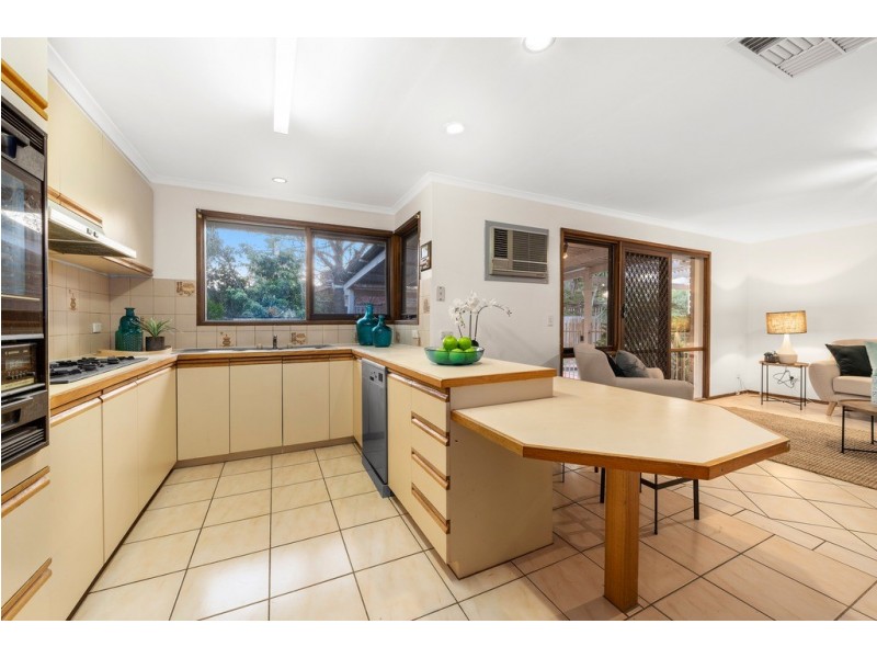 122 Fraser Cresent, Wantirna South VIC 3152