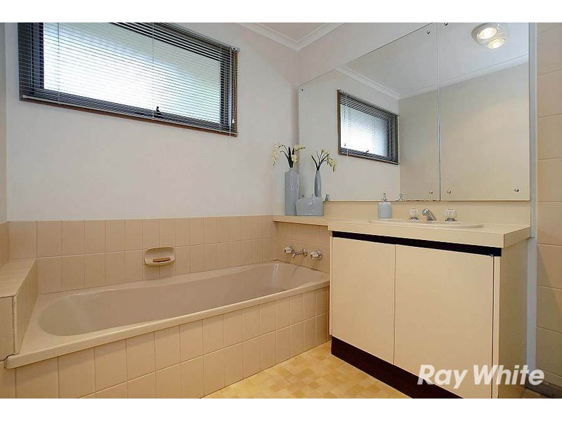 48 Milpera Crescent, Wantirna VIC 3152