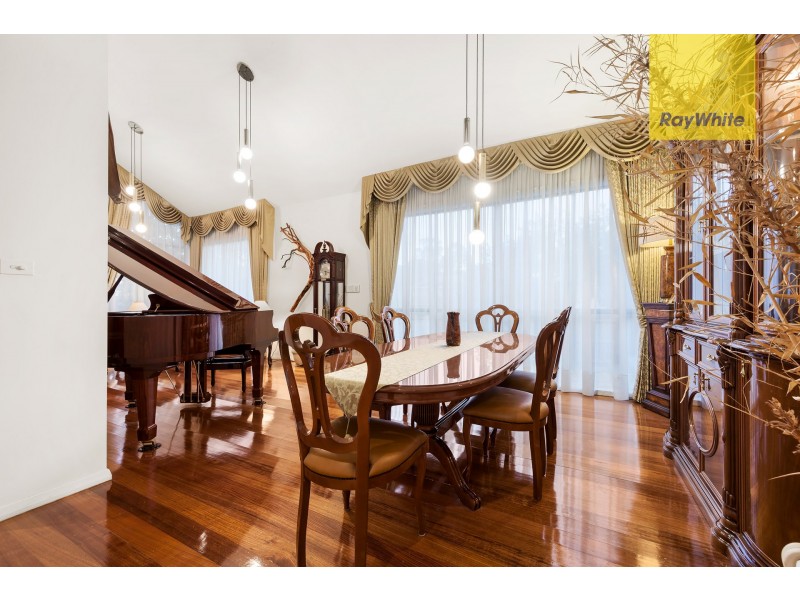 8 Sally Close, Wantirna South VIC 3152