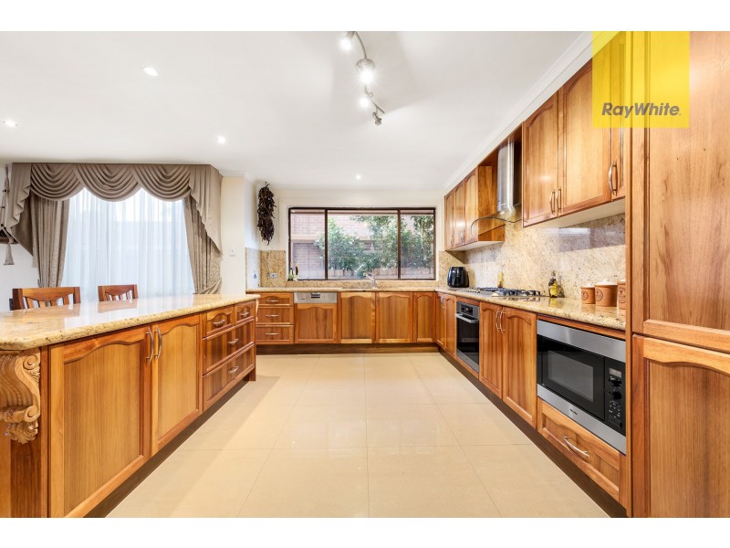 8 Sally Close, Wantirna South VIC 3152