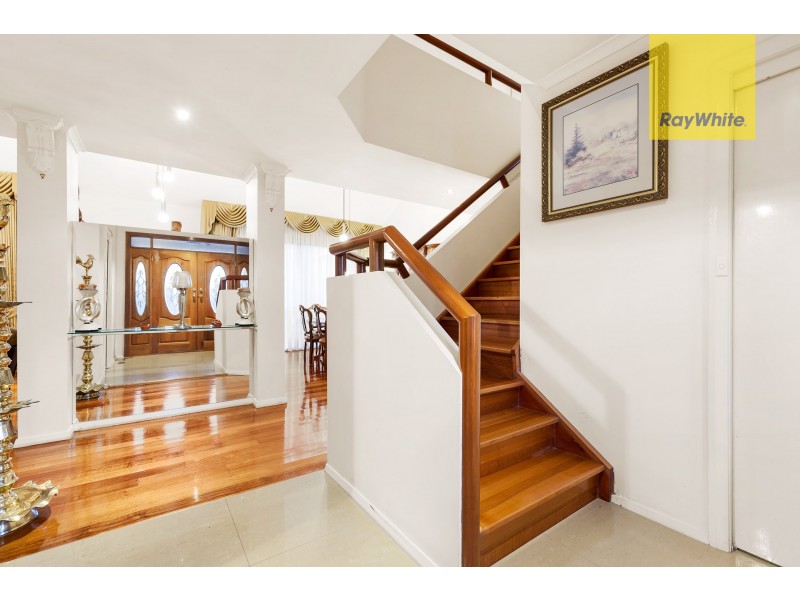 8 Sally Close, Wantirna South VIC 3152