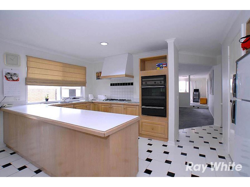 17 Cathies Lane, Wantirna South VIC 3152