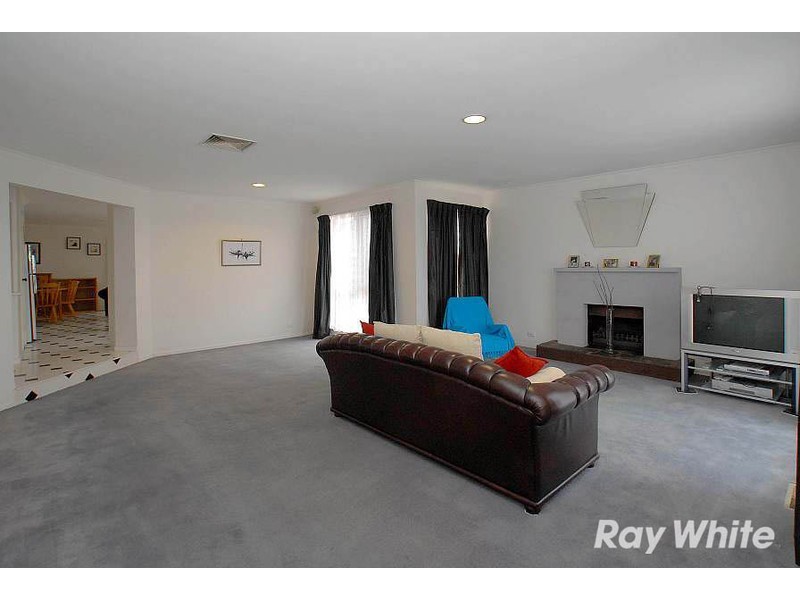 17 Cathies Lane, Wantirna South VIC 3152