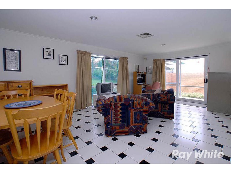 17 Cathies Lane, Wantirna South VIC 3152