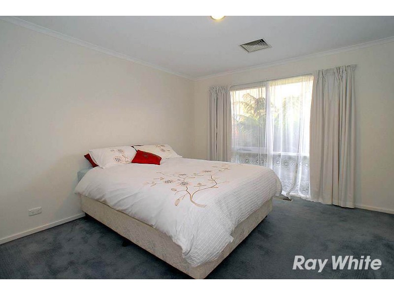 17 Cathies Lane, Wantirna South VIC 3152