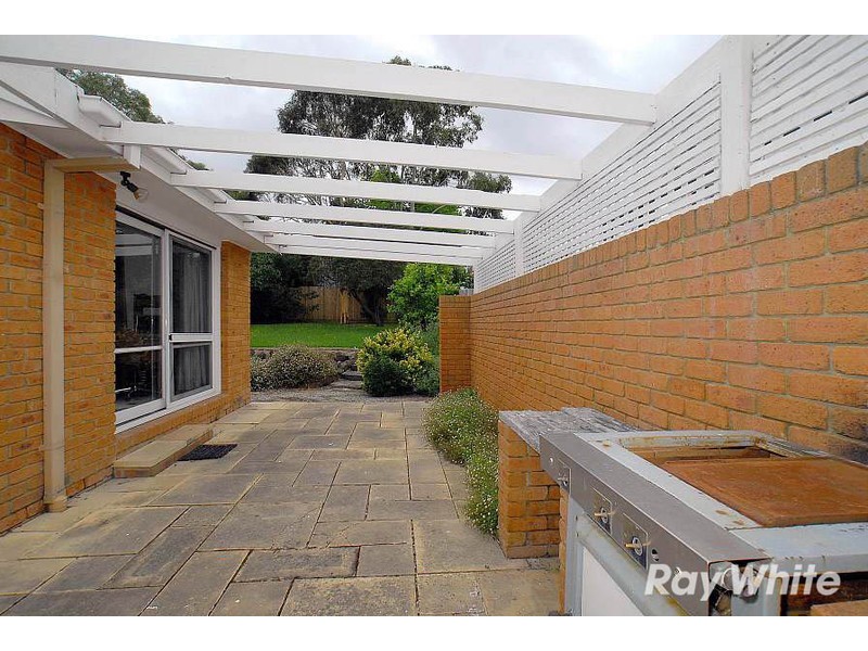 17 Cathies Lane, Wantirna South VIC 3152