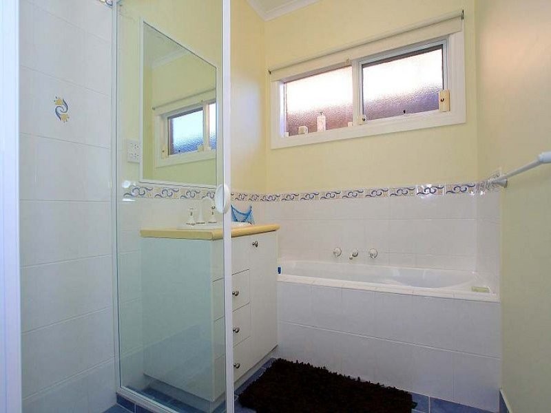 50 Bellbird Drive, Wantirna VIC 3152