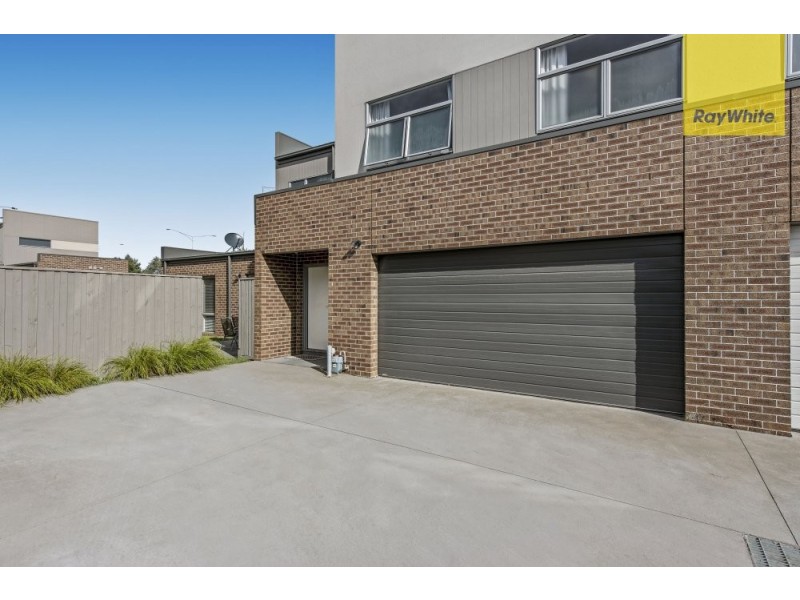 13 Botanic Place, Wantirna South VIC 3152