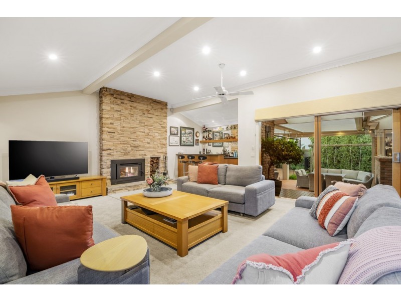 9 Jessica Close, Wantirna South VIC 3152