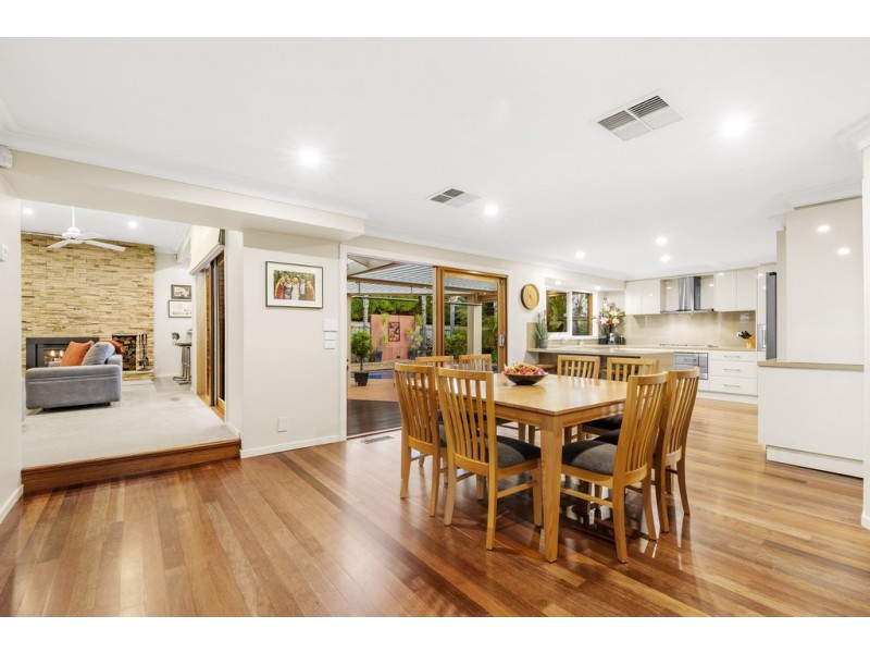 9 Jessica Close, Wantirna South VIC 3152