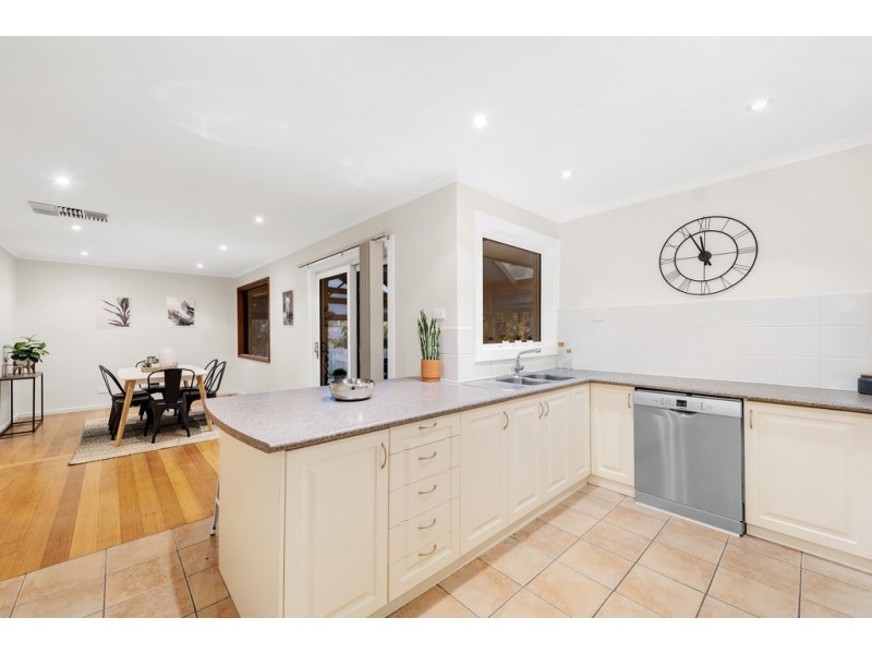 13 Bentley Street, Wantirna VIC 3152