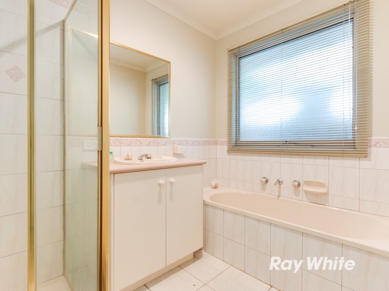 54 Mosman Close, Wantirna South VIC 3152