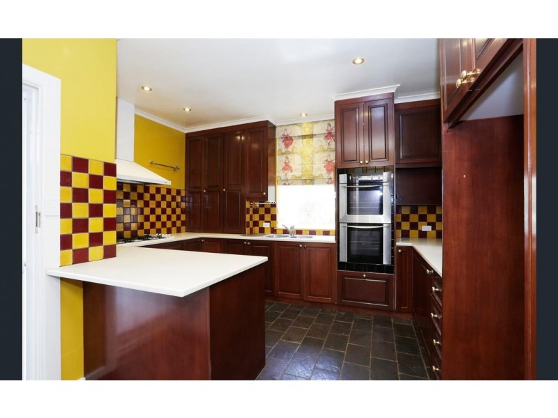 43 Hinkler Road, Glen Waverley VIC 3150