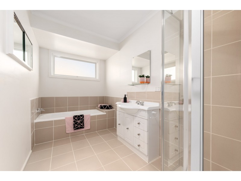 22 Sylphide Way, Wantirna South VIC 3152