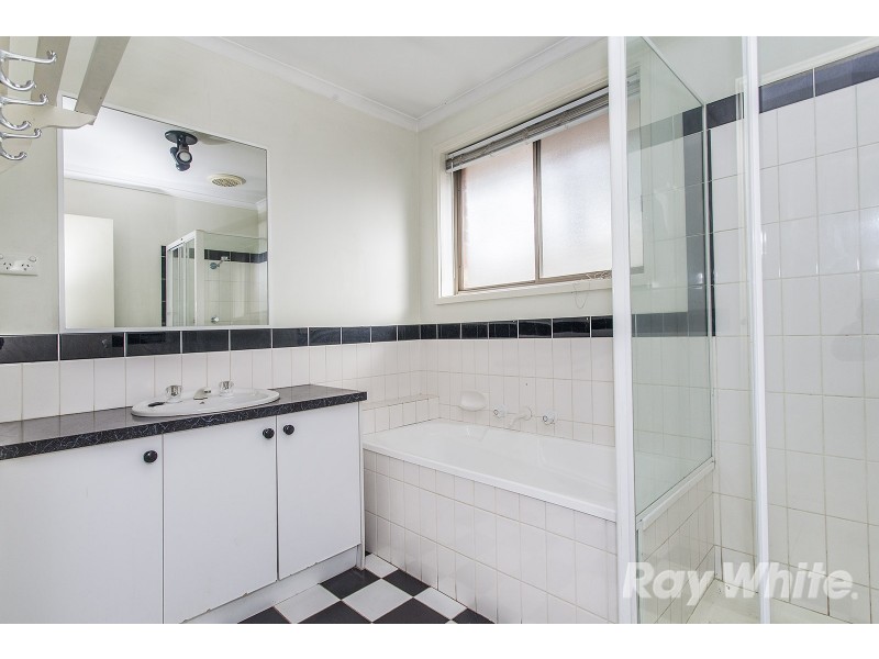 1 Landsborough Avenue, Rowville VIC 3178